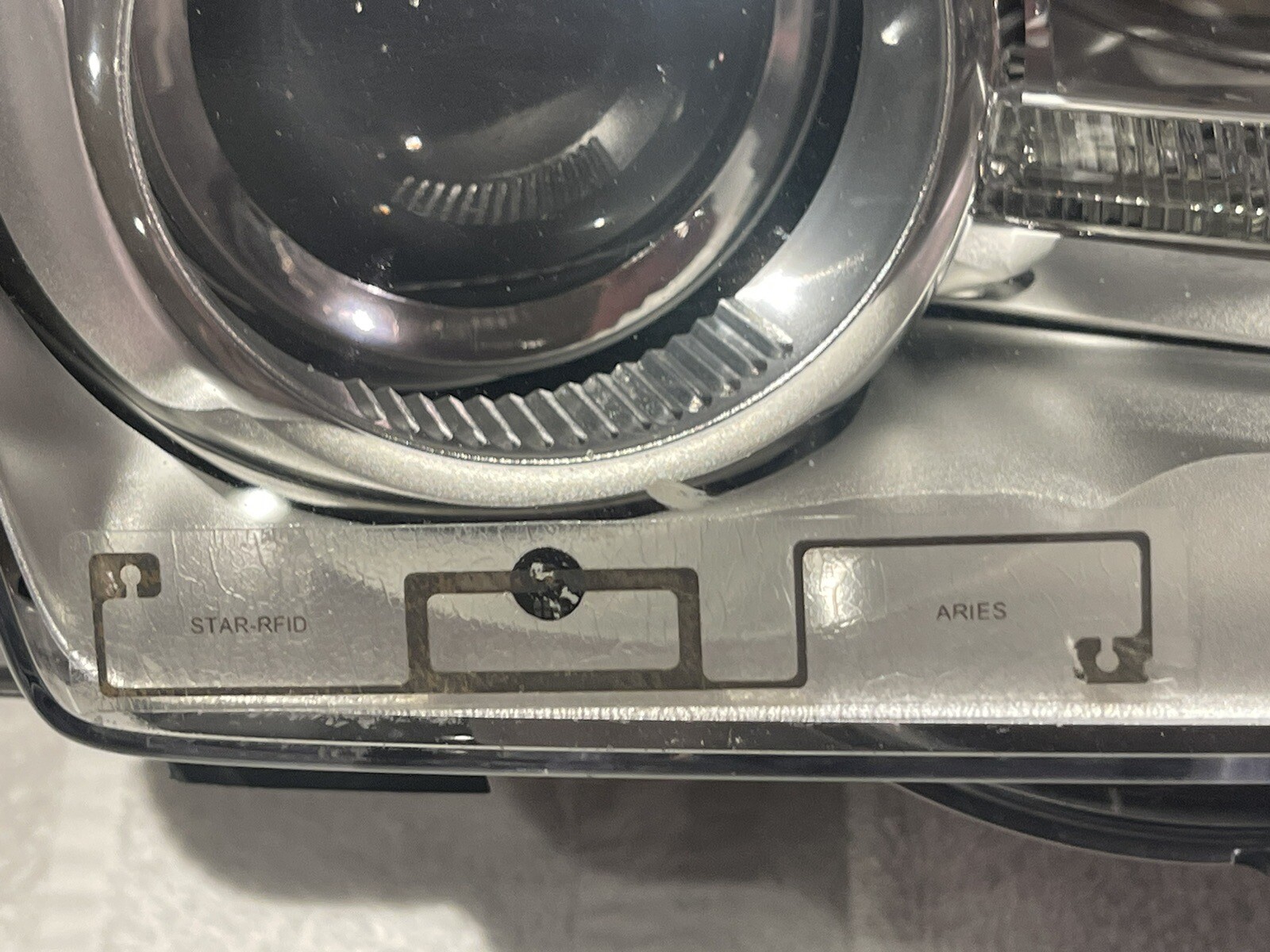 2010-2014 Rolls Royce Ghost Wraith Headlight Right 686.52.100.00 Very Nice