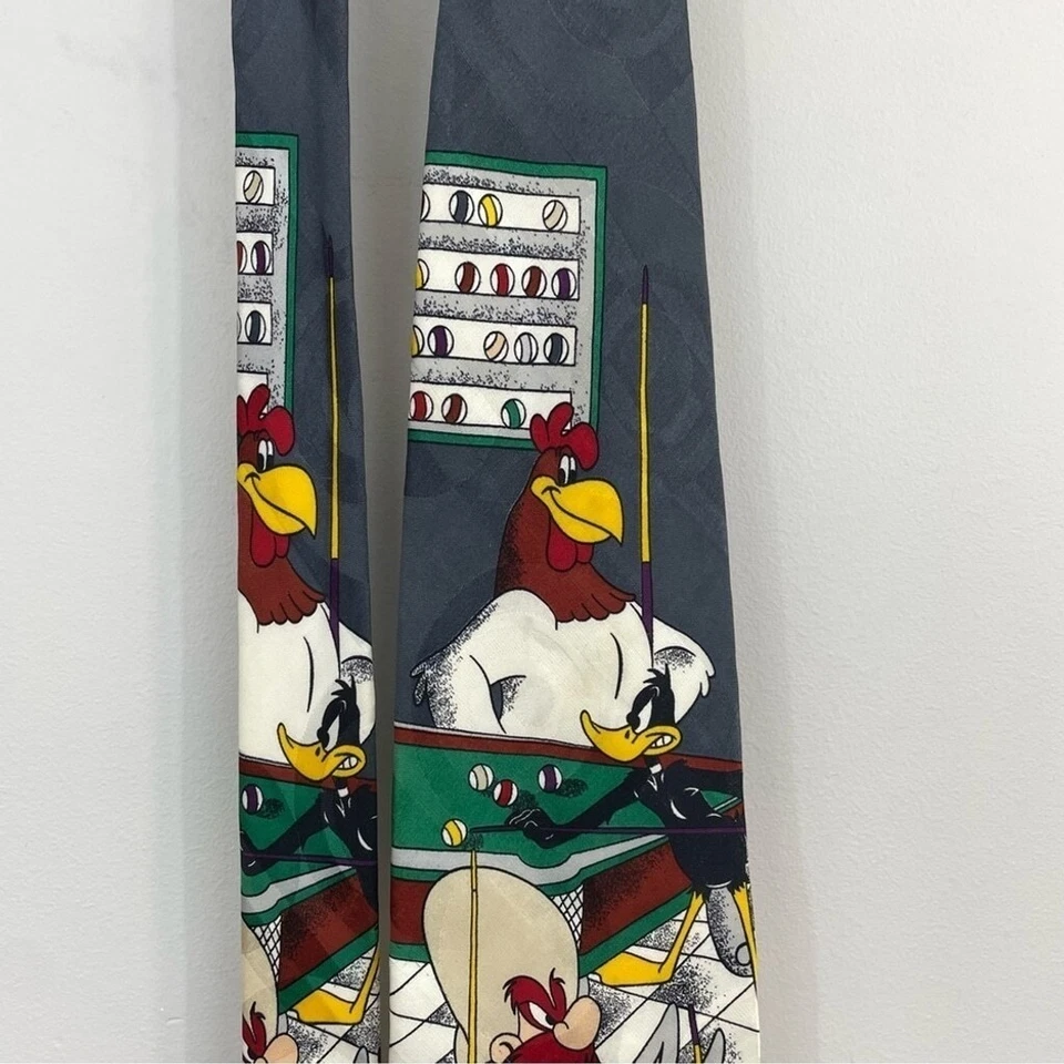 Vintage 1992 Looney Tunes Silk Tie Pool Billiards Bugs Bunny Foghorn Daffy Elmer - Image 2 of 4
