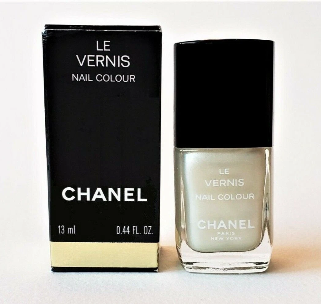 CHANEL Le Vernis Nail Polish CHAUD-FROID