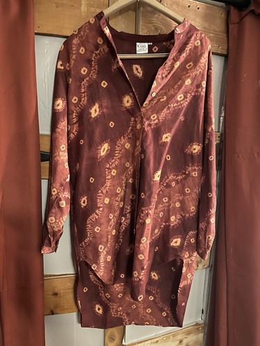 Kioti 100% Silk Button Down Shirt Maroon Bandhani Tie Dye High-Low Hem Medium