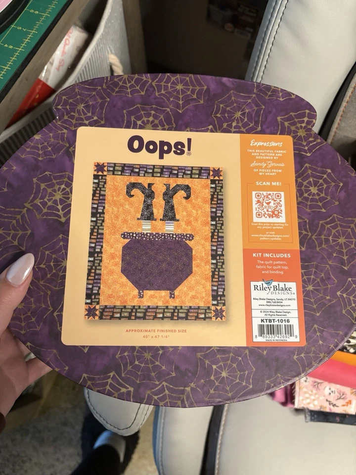 Kit de edredón de Halloween Oops Riley Blake y Sandy Gervais Foto 2 de 4