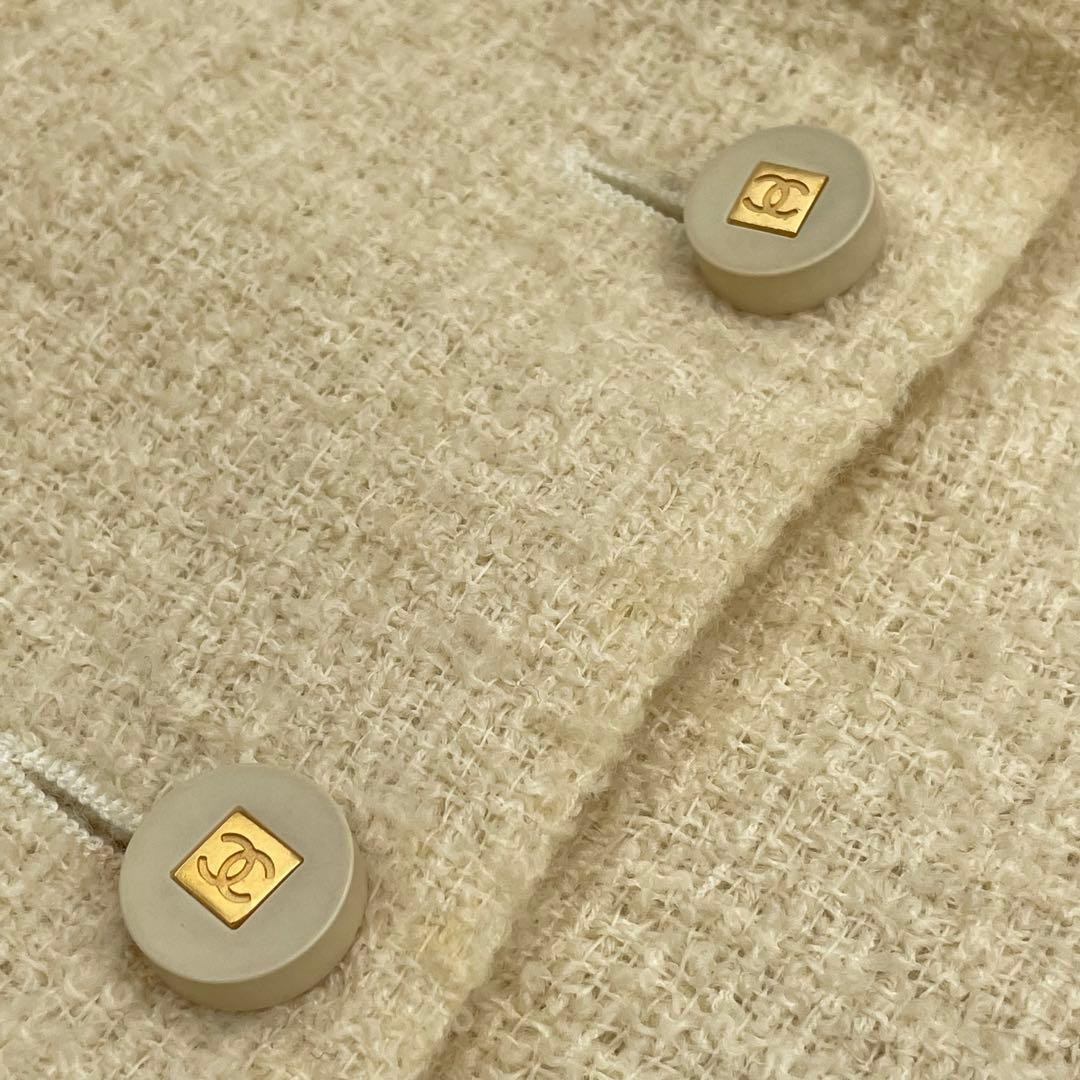 CHANEL model tweed jacket here mark button F/S fr… - image 9