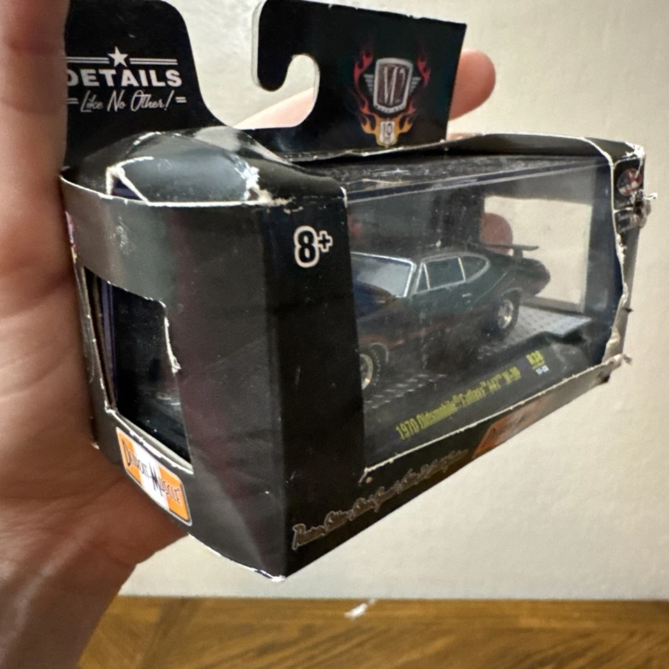 MÁQUINAS M2 1/64 1970 OLDSMOBILE CUTLASS 442 W-30 Foto 2 de 4