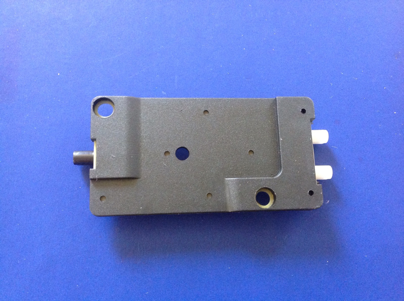 0306 MERCEDES W211 E320 ANTENNA AMPLIFIER AMP MODULE OEM A 211 820 86