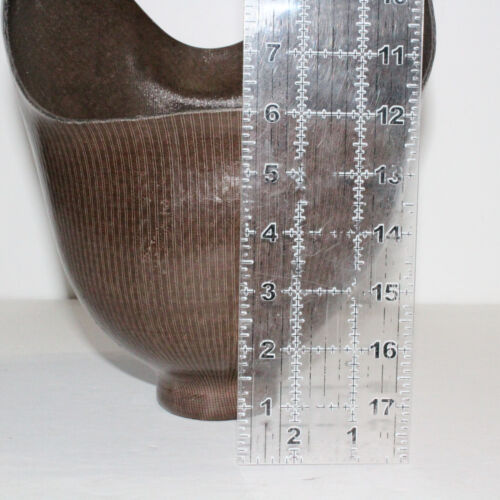 PRÓTESIS BASE ANCHA PIERNA DERECHA POR ENCIMA DE LA CAVIDAD DE LA RODILLA ~ Ancho = 7"x7" Altura = 10" - Imagen 7 de 10