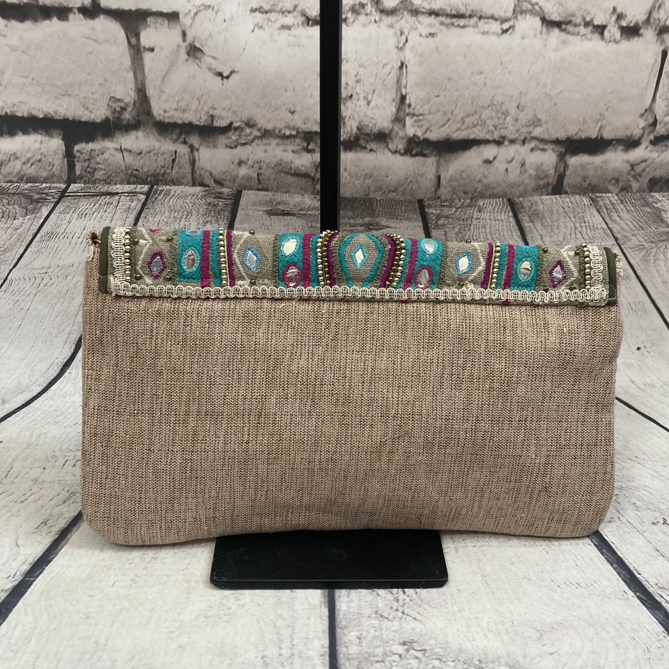 Bolso sin asas Chicos Jerri adornado con cadena bordada turquesa tostado boho chic Foto 2 de 4