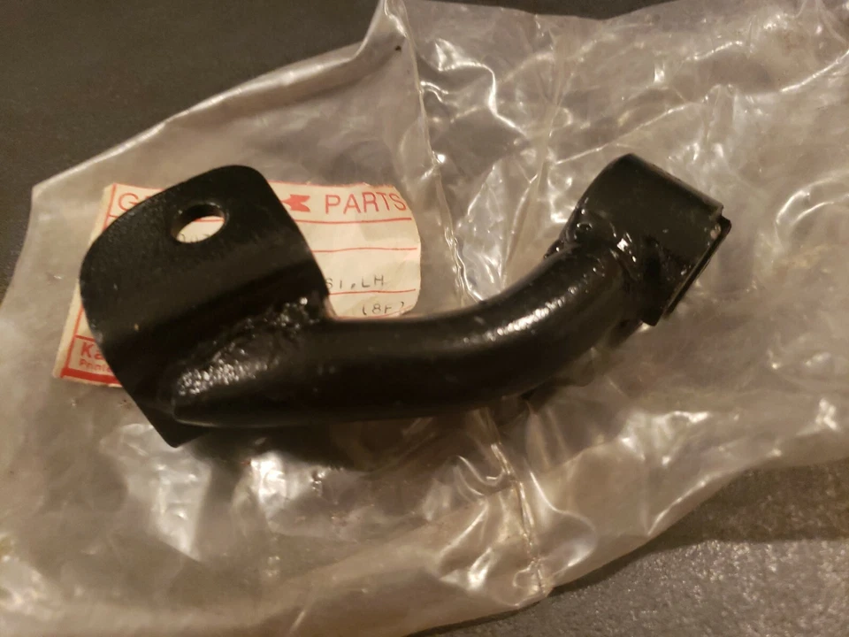 NOS Kawasaki OEM Footrest Holder LH 74-78 KZ400 DLX STD Special 34003-053 - Image 3 of 4