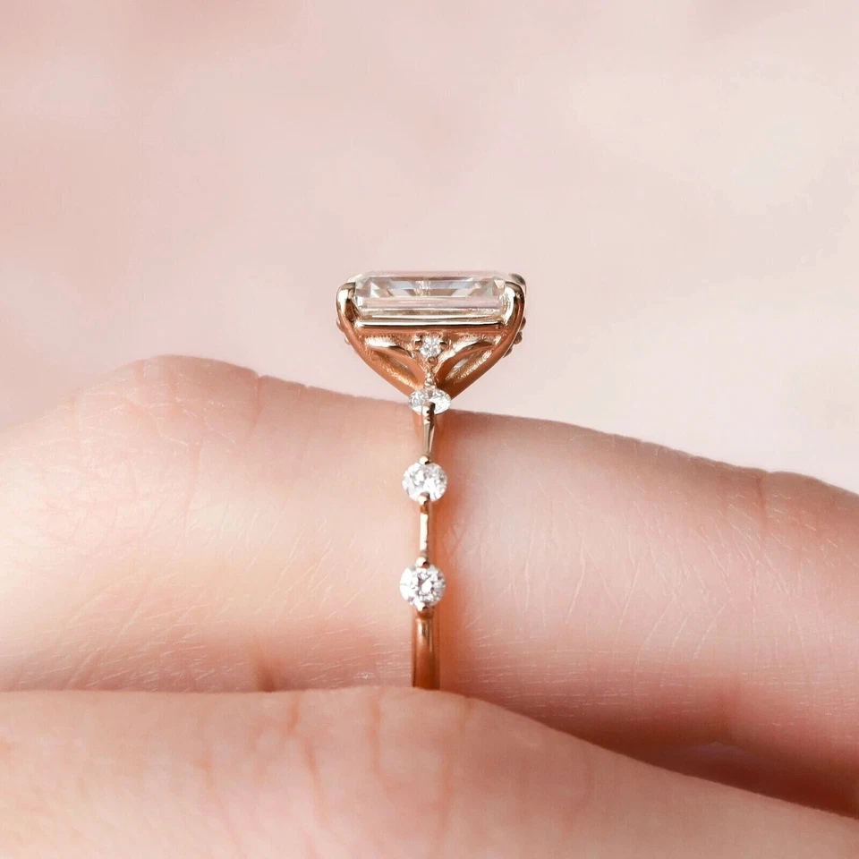 Anillo de boda de diamantes cultivados en laboratorio con certificación IGI de 1,50 quilates corte esmeralda oro rosa de 14 quilates Foto 2 de 4