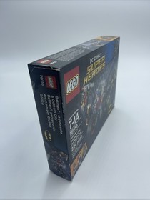 LEGO DC Comics Super Heroes: Gotham City Cycle Chase 76053) Sealed Box Damage