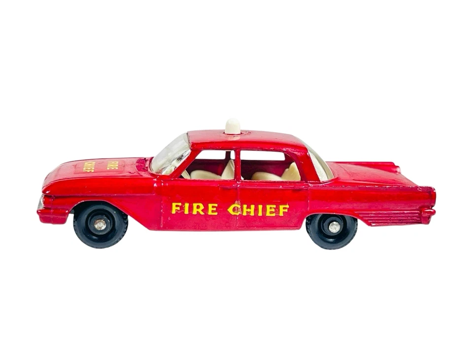 Matchbox Moko Lesney No. 59 BPW Ford Fairlane Fire Chief Car - Image 2 of 4