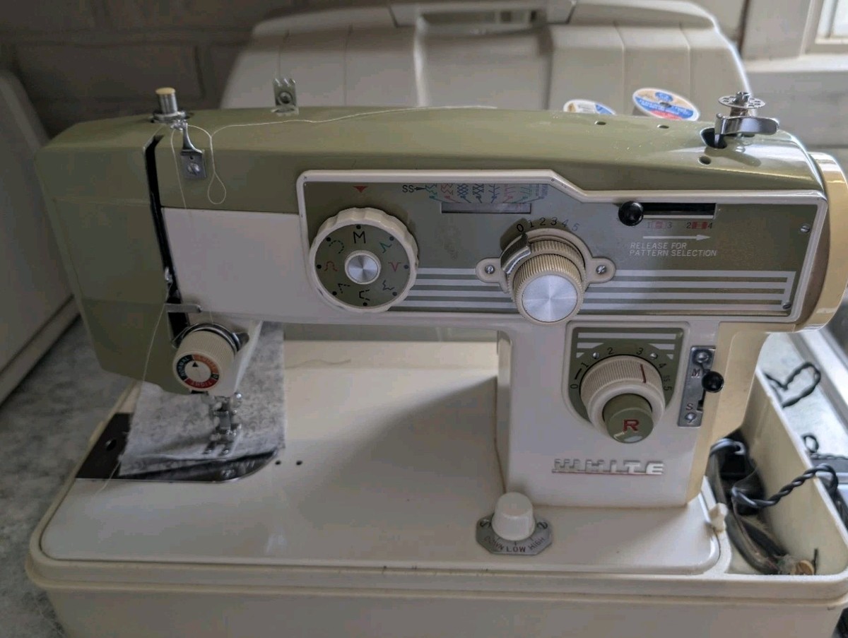 White Model 675 Heavy Duty Zig Zag Sewing Machine for Parts/Repair