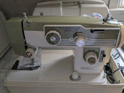 White Model 675 Heavy Duty Zig Zag Sewing Machine for Parts/Repair