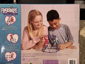 Fingerlings JUNGLE GYM PLAYSET with AIMEE Baby Monkey EXCLUSIVE WowWee - SEALED