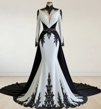 Vintage Black White Wedding Dresses Long Sleeves Detachable Train Bridal Gowns