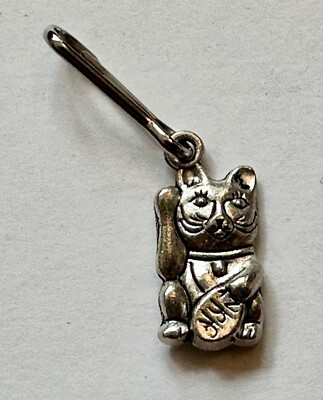 Japanese lucky cat Maneki neko charm 3/4 of l'' silver metal zipper pull clip on