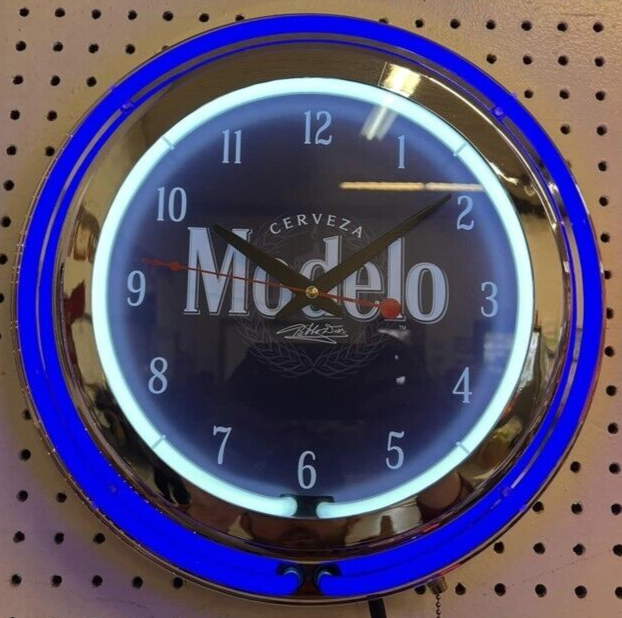 Modelo Cerveza Blue Neon Clock Corded Or Battery 14.5