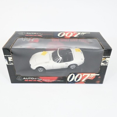 AUTOart 1/18 Toyota 2000GT Cabrio James Bond Version White Diecast Model Car