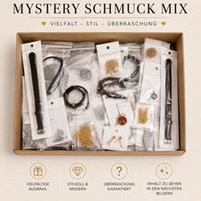 2 Pakete mit je über 100 Teile Schmuck