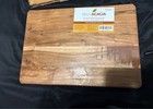Villa Acacia 17" x 12" x 1" wood cutting board. New in box — photo 1