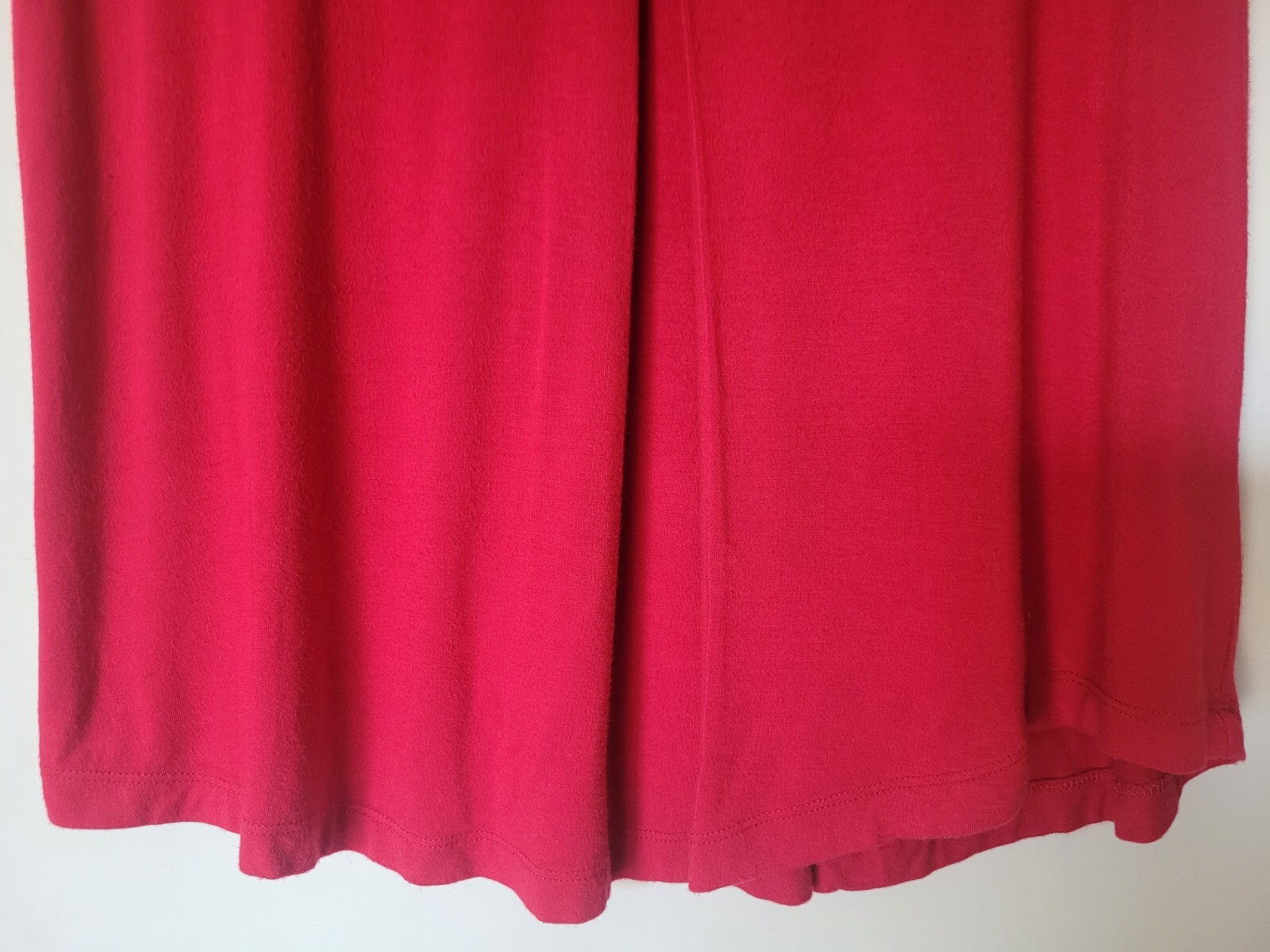 Cable & Gauge Solid Basic Red Sleeveless V Neck T… - image 3