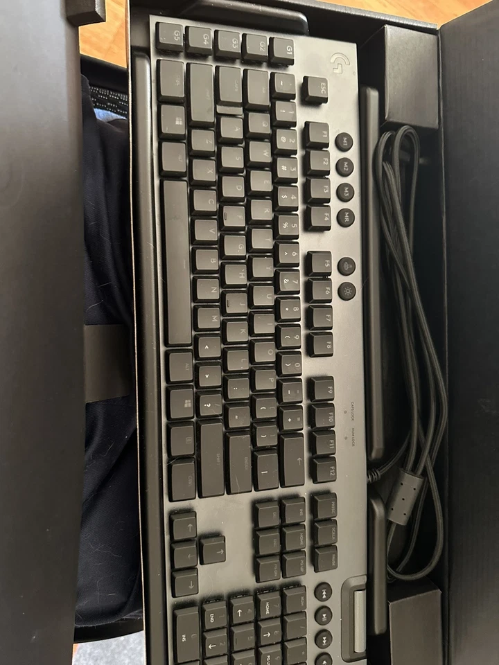 Logitech G815 LightSync RGB Mechanical Gaming Keyboard - Lightly Used - Image 2 of 2