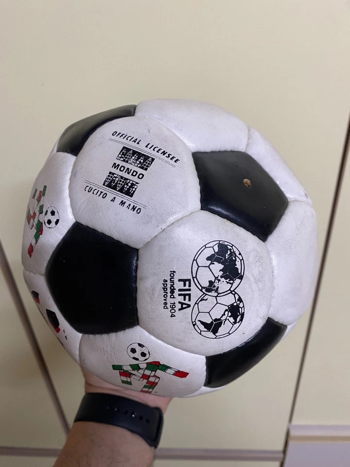 pallone di cuoio italia 90 - ottimo stato - Immagine 2 di 2