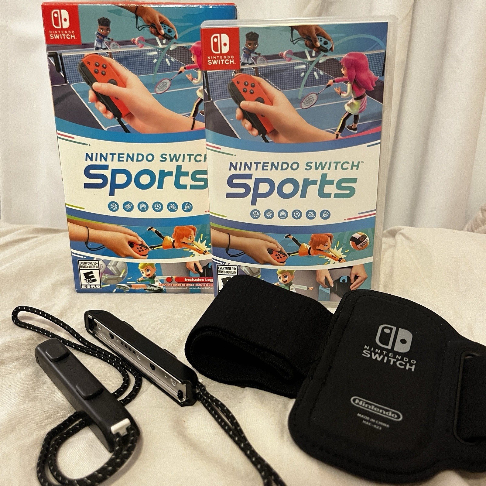Nintendo Switch Sports (Nintendo Switch) Game w/Case and Leg & Joy-Con Straps