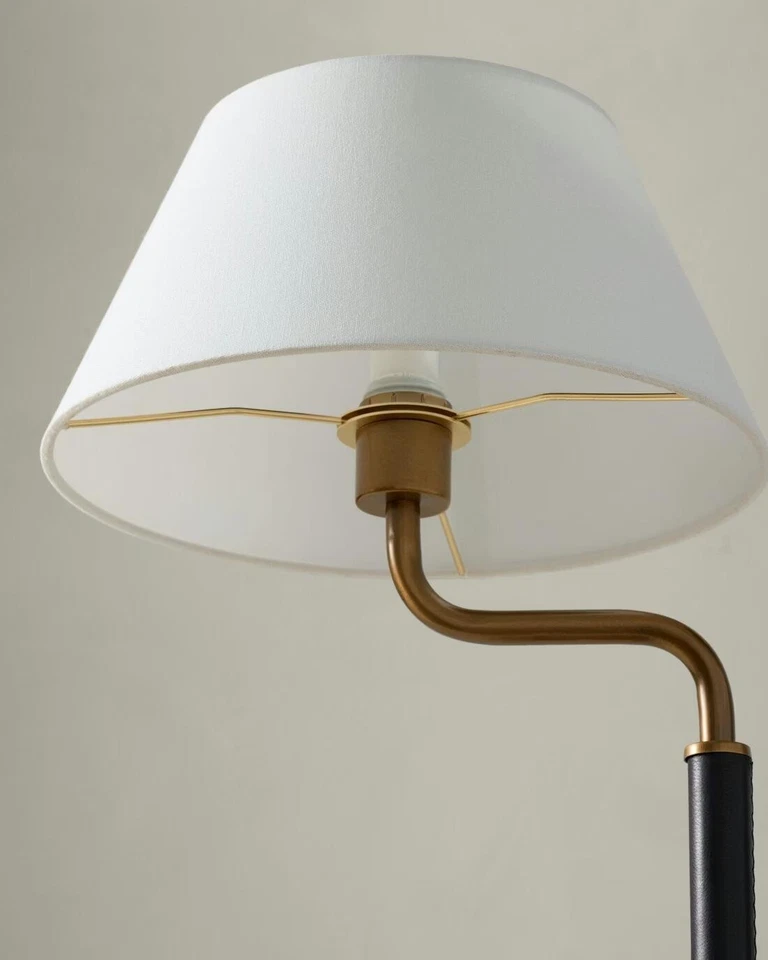 Lámpara de mesa Morison envuelta en cuero Foto 3 de 4