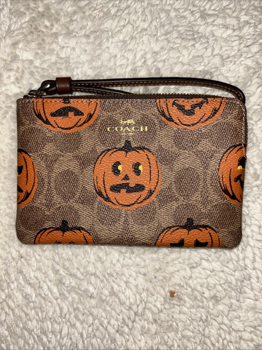 SKINCOACH41・33・62 COACH 2025 Corner Zip Wristlet With Halloween CCL21 Gold