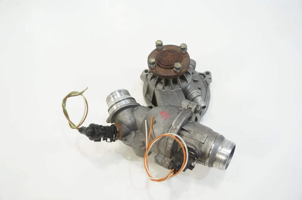 Conjunto termostato bomba agua refrigerante bmw x5 745li 650i 545i 645ci 4.4 v8 Foto 3 de 4