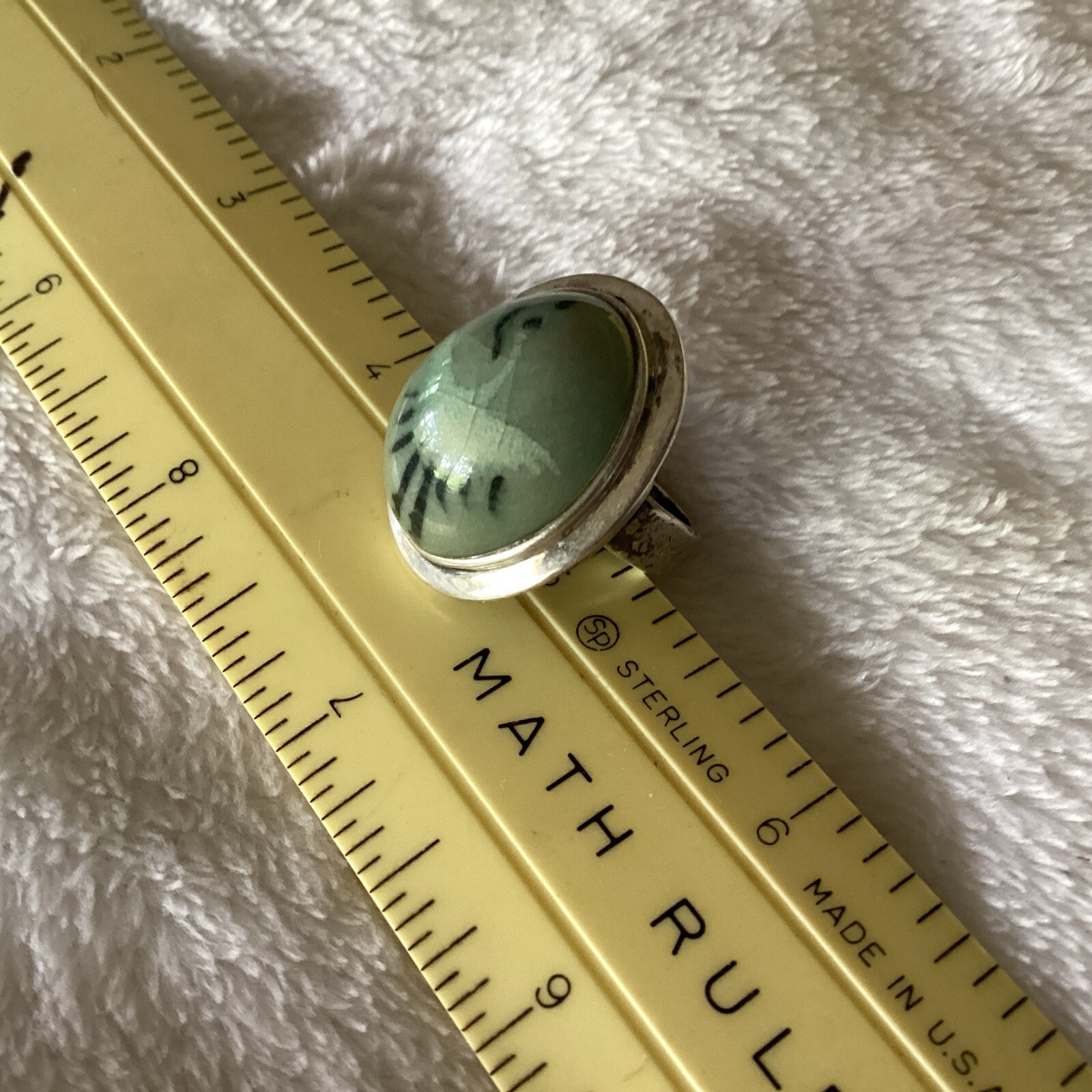 Green Gemstone Ring - Very Unique Pattern On Ston… - image 3