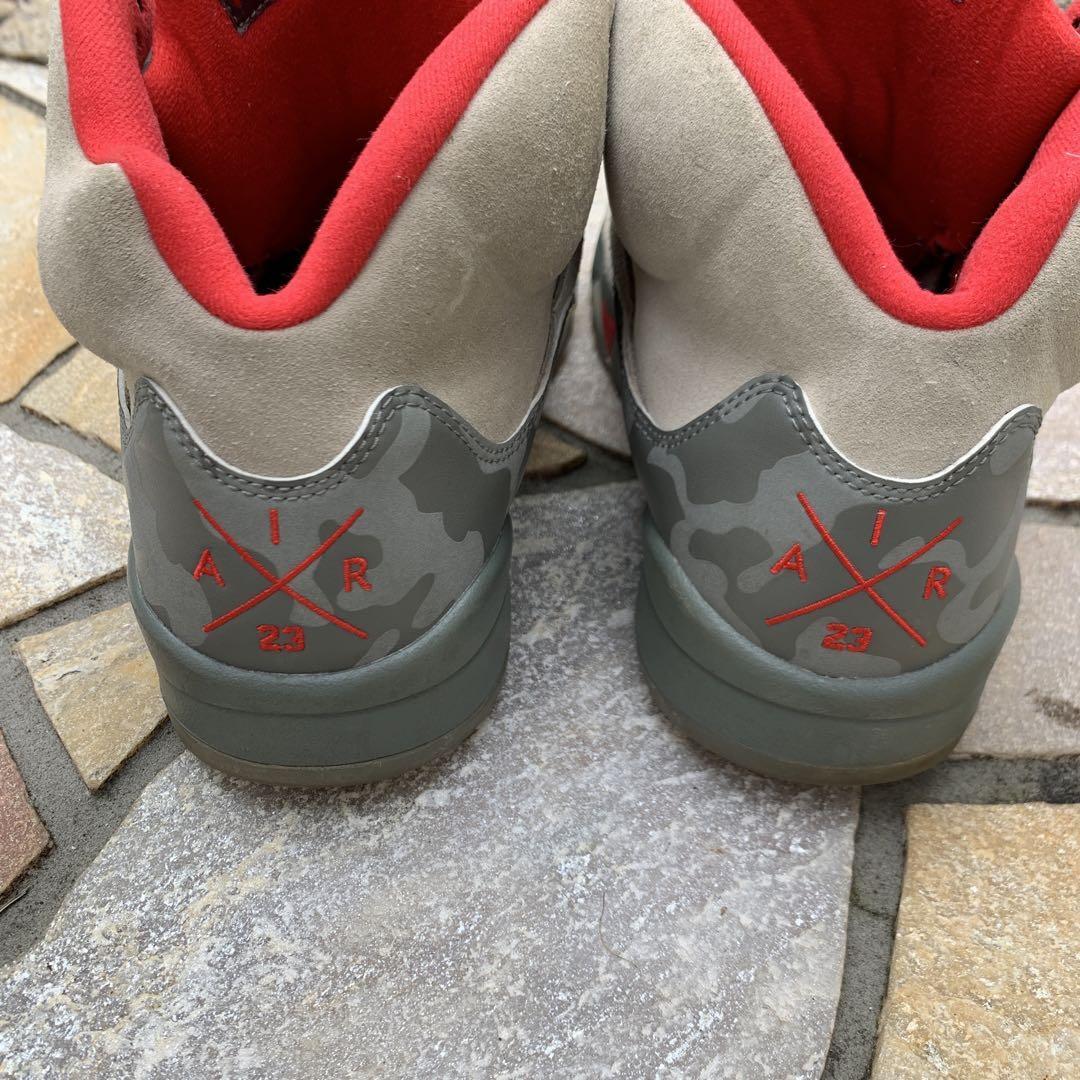 シューズ(男性用) JORDAN5 RETRO P51 CAMO 26.5 USED NIKE AIR JORDAN 5 RETRO P51 CAMO DARK STUCCO UNIVERSITY RED 136027