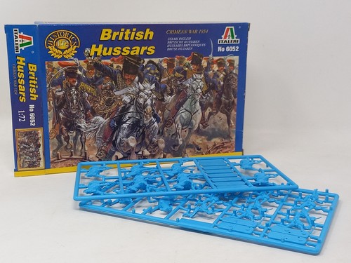 ITALERI n. 6052 / HISTORICS 1:72 BRITISH HUSSARS / KIT DI MONTAGGIO COMPLETO - Imagen 4 de 6