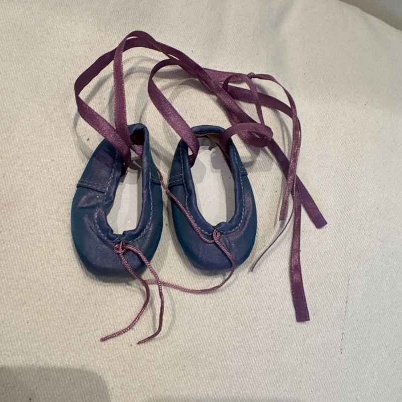18" American Girl Doll 2005 GOTY Marisol Spotlight Outfit Purple Ballet Shoes