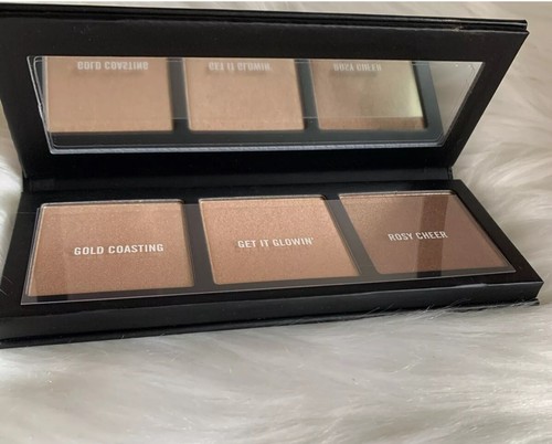 MAC Hyper Real Glow Palette: Get It Glowin' ~ 0.15oz/4.5g Each/Chacun NIB - Picture 3 of 4