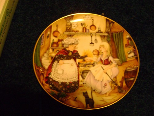 YOUR CHOICE (D) OF DECORATIVE COLLECTORS PLATES (buy 4 - get FREE SHIPPING) - Picture 8 of 12