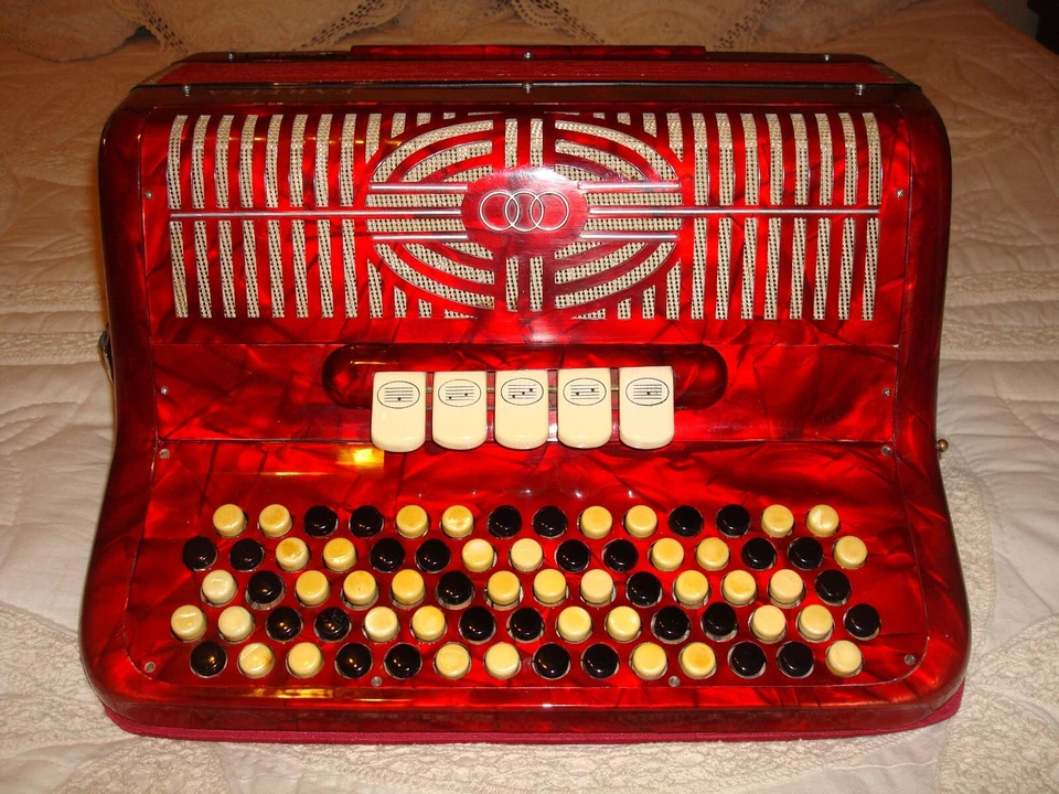 ACORDEÓN BOTÓN CROMÁTICO FARFISA VINTAGE - CHROMATON III - SISTEMA C - 5 FILAS Foto 2 de 4