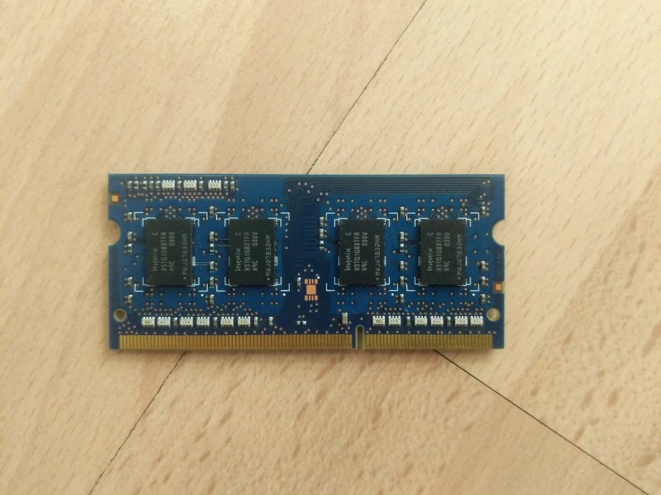 HMT112S6TFR8C-G7 HYNIX LAPTOP MEMORY 1GB PC3-8500S DDR3 SODIMM - Image 2 of 2