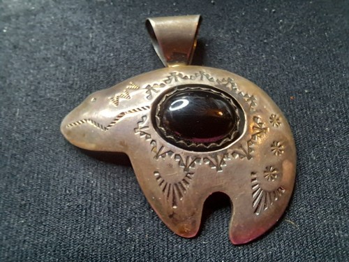 VINTAGE STERLING SILVER AND BLACK ONYX SHADOWBOX PENDANT TEDDY GOODLUCK