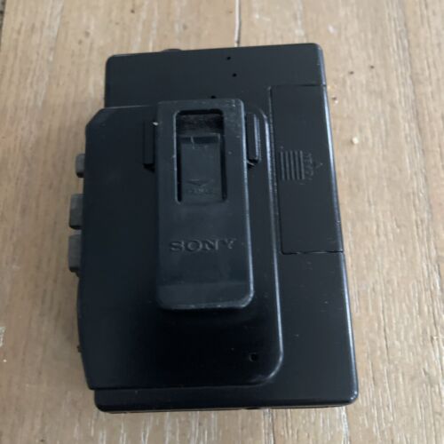 Sony Walkman Radio Kassettenspieler WM-FX33 gebraucht keine Kopfhörer - Bild 2 von 2