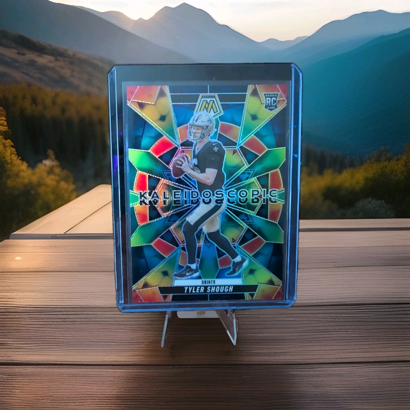 2025 MOSAIC FOOTBALL TYLER SHOUGH KALEIDOSCOPIC RC #8 CASE HIT!! SSP!! SAINTS!!