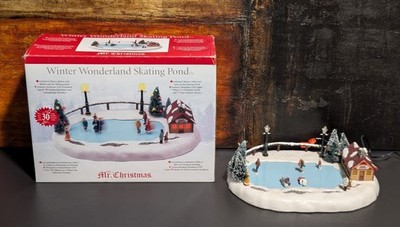 2011 Mr Christmas Winter Wonderland Musical Ice Skating Pond w/ LED Lights