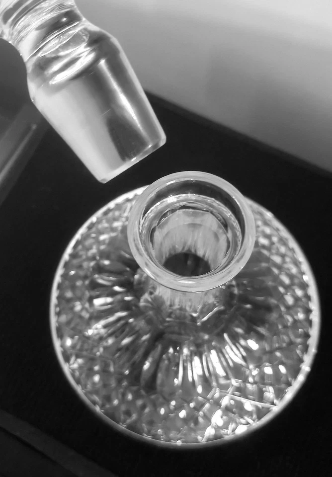WATERFORD CRYSTAL ALANA SHIPS DECANTER - Image 4 of 4