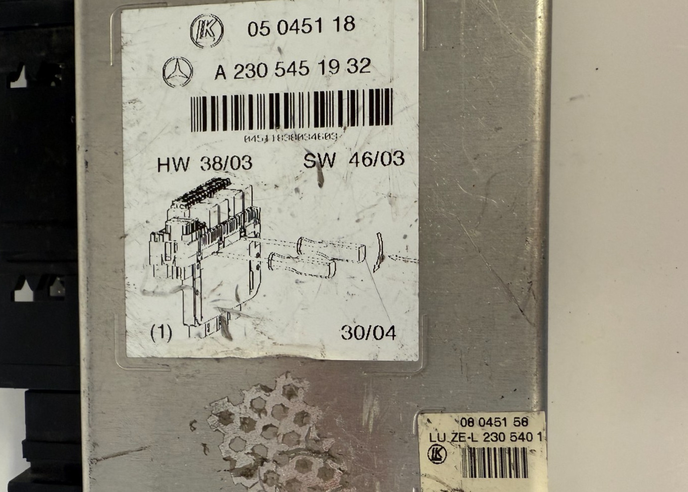 03-12 MERCEDES R230 SL500 SL55 AMG LEFT SAM BOX MODULE W/O FUSES  2305451932 OEM