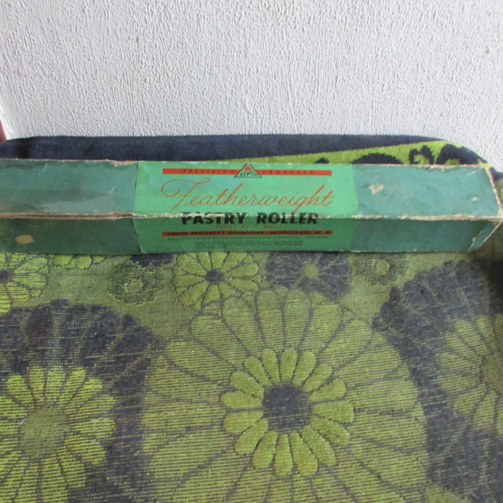 Vintage Precision Lewis Products Featherweight Steel Pastry/ Dough Roller