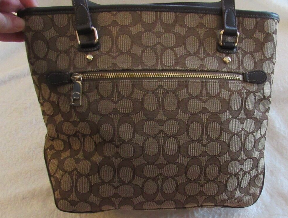 Authentic Coach F58282 Brown Leather Shoulder Bag with Logo