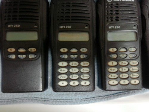 Motorola UHF HT1250 450-512 MHz 128ch. Pełna klawiatura DTMF - Zdjęcie 3 z 13