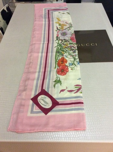 GUCCI MAXI FOULARD VARIOPINTO IN FILATO DI SETA cm. 124 x 124 - Picture 2 of 10