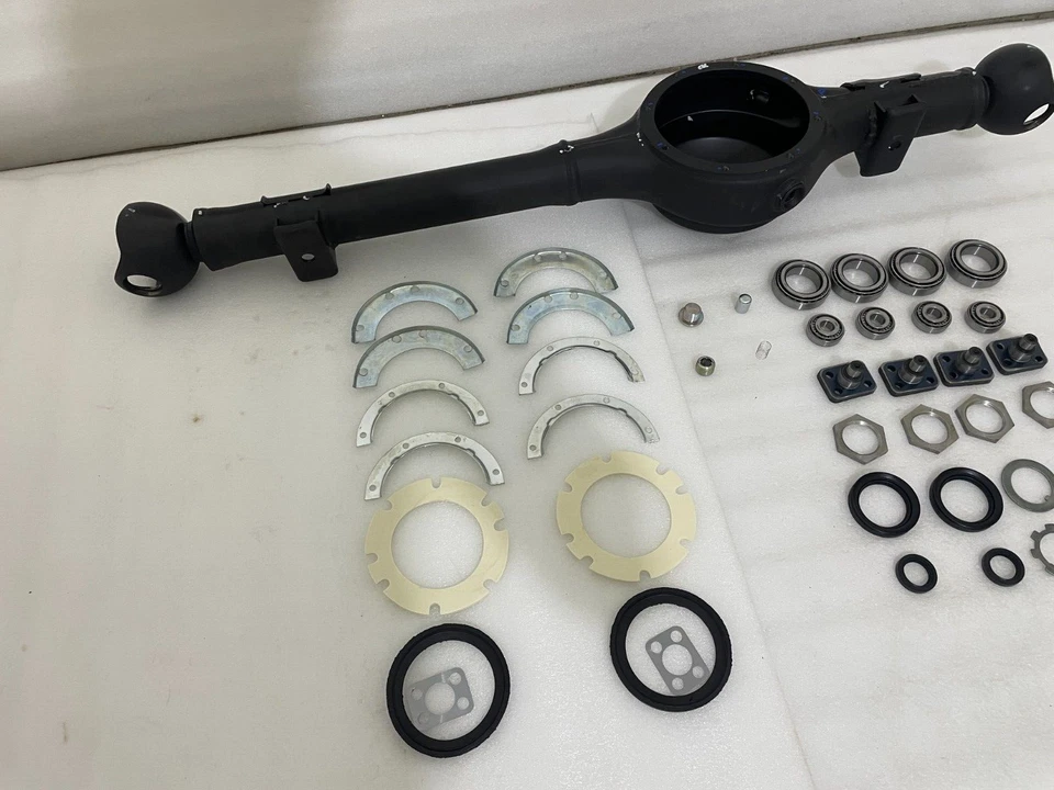 OEM SUZUKI SAMURAI 85-95 COMPLETE FRONT AXLE HOUSING KIT 46480M83304 |Fit For Foto 3 de 4