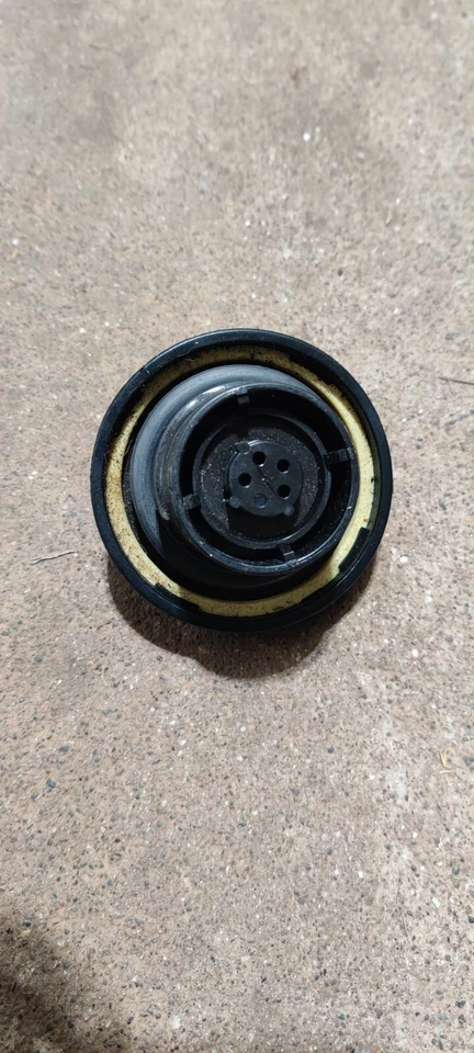 Portões de tampa de tanque de combustível Nissan Rogue 2008-2011 37822VT 2010 2009 FABRICANTE DE EQUIPAMENTO ORIGINAL - Imagem 2 de 2